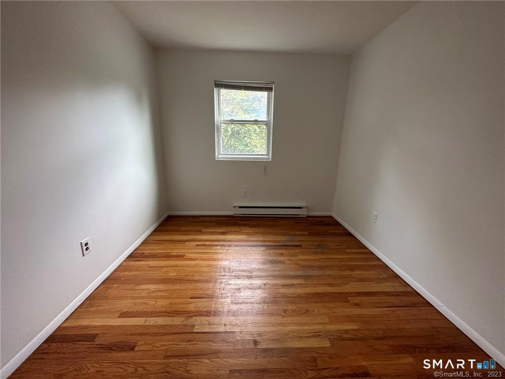 112 Rodgers Road, Unit 112 Fairfield, CT 06824 - Photo 21 of 22 Bedroom 3