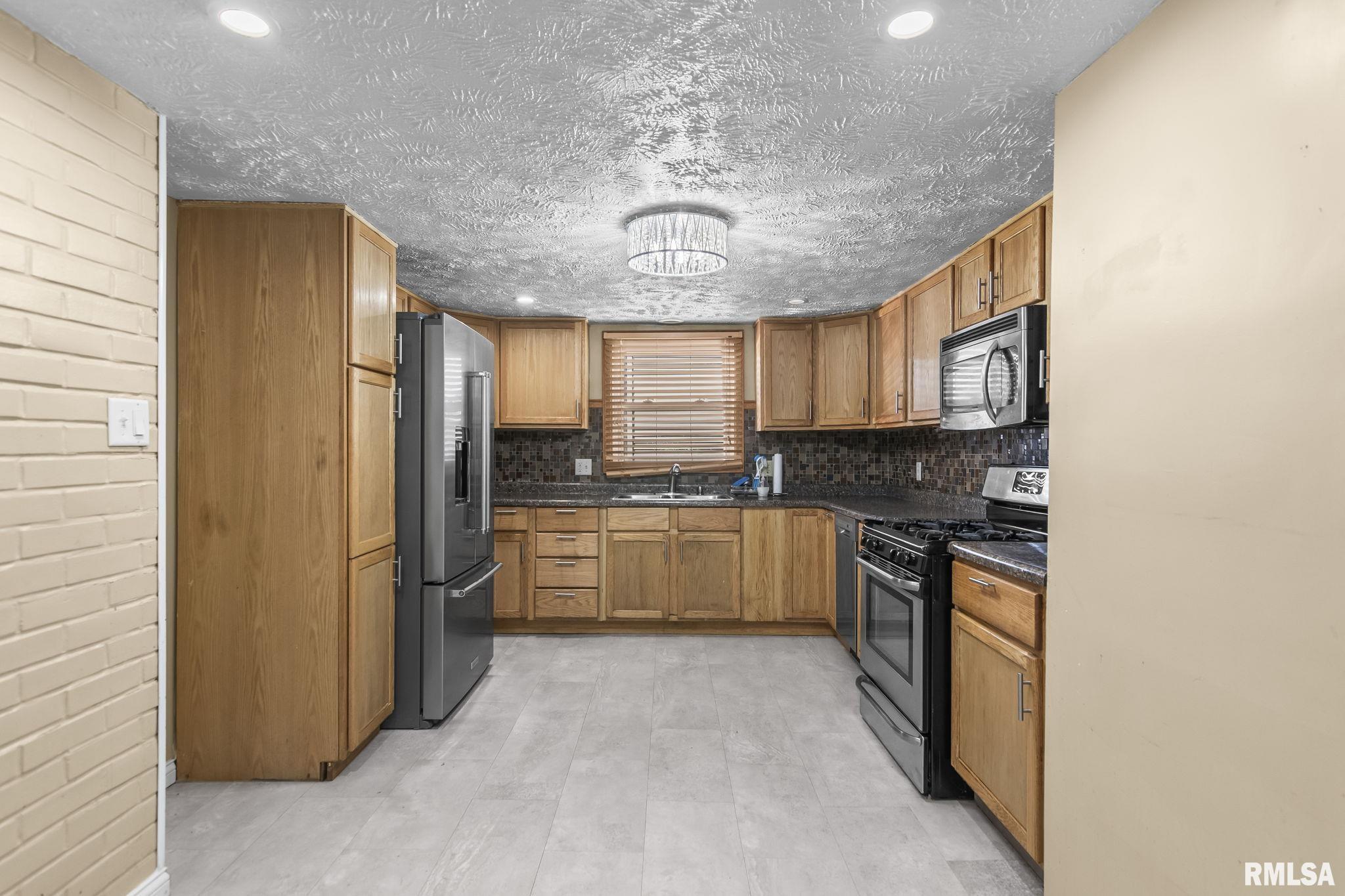 3360 Carman Avenue Springfield, IL 62703 - Photo 10 of 45