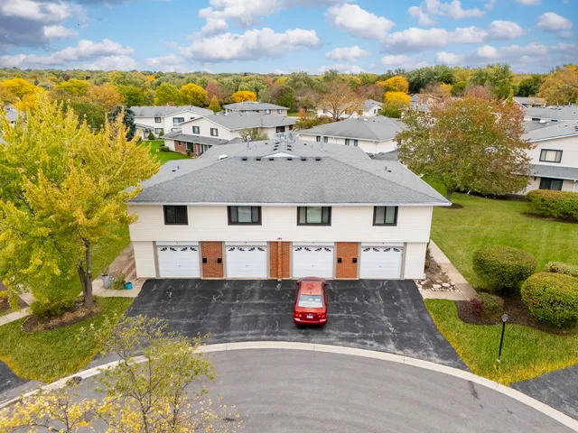$245,000 | 195 Duxbury Court, Unit D, Bloomingdale, IL 60108