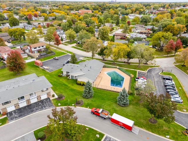 $245,000 | 195 Duxbury Court, Unit D, Bloomingdale, IL 60108