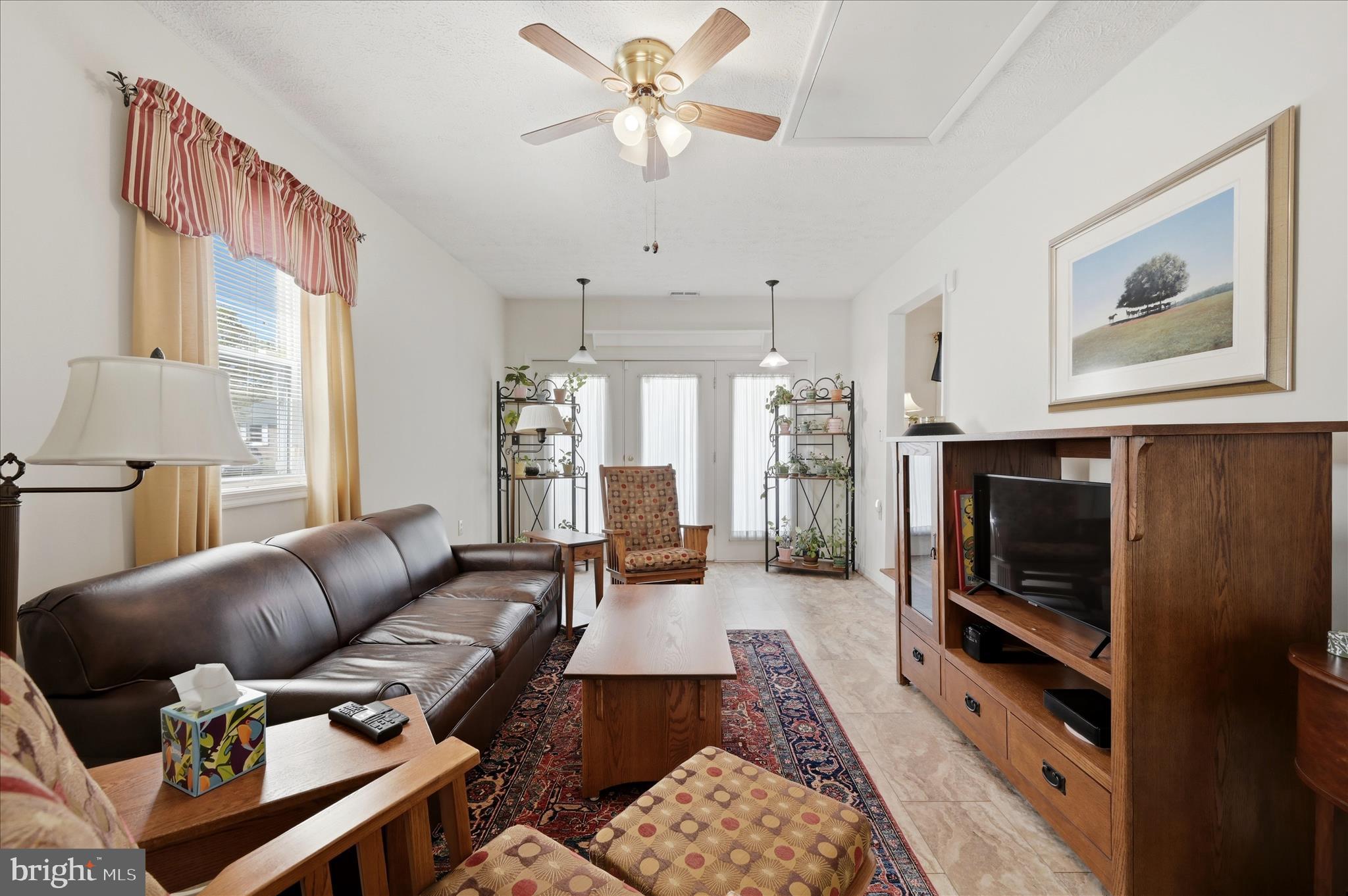 624 Butler Avenue Winchester, VA 22601 - Photo 13 of 37 Living Room