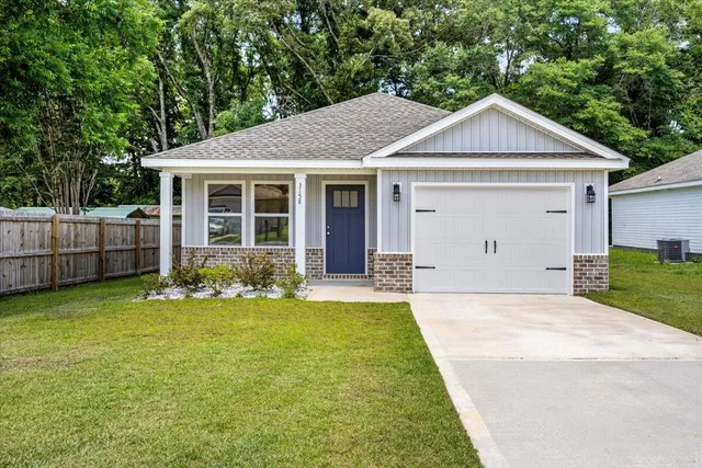 $1,800 | 3158 Chestnut Street, Crestview, FL 32539