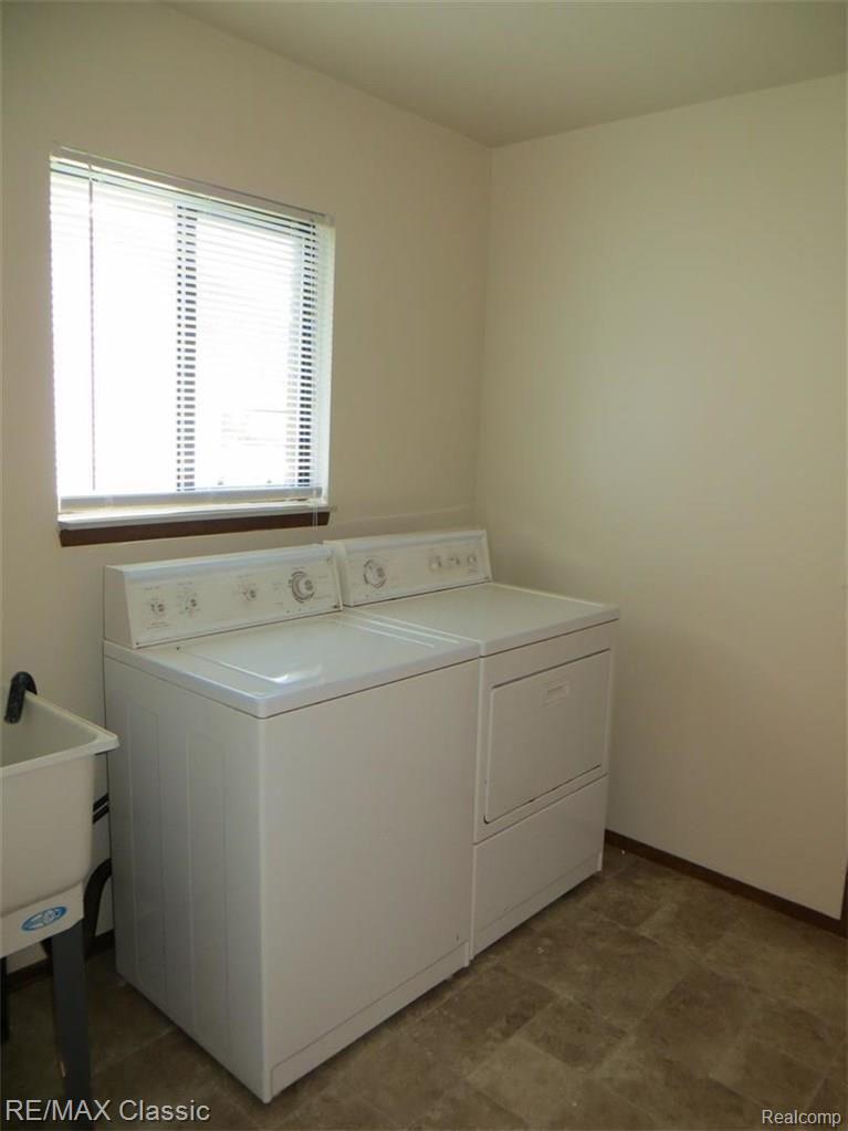 1340 Milverton Road Troy, MI 48083 - Photo 8 of 10 1st Floor Laundry