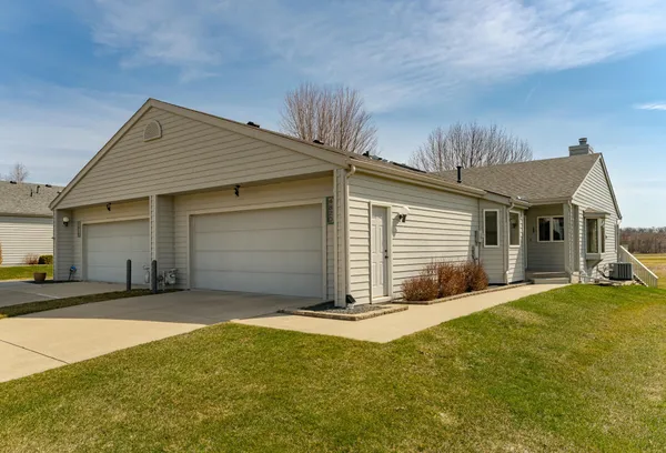 $350,000 | 4820 Tee Court Southwest, Rochester, MN 55902