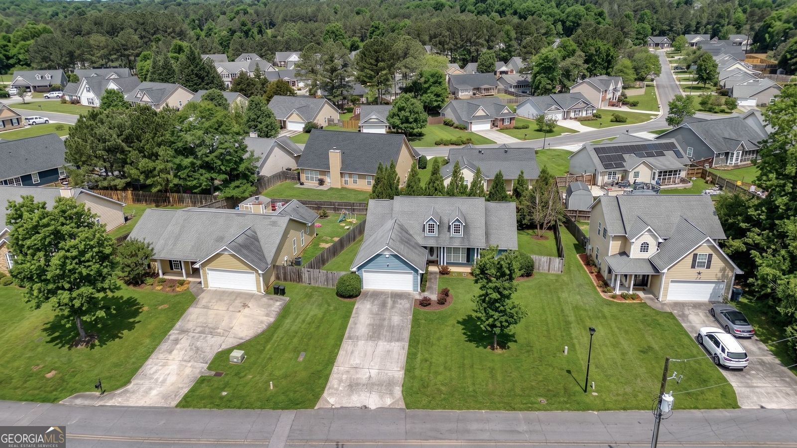 811 Shannon Circle Northeast Rome, GA 30161 - Photo 2 of 24