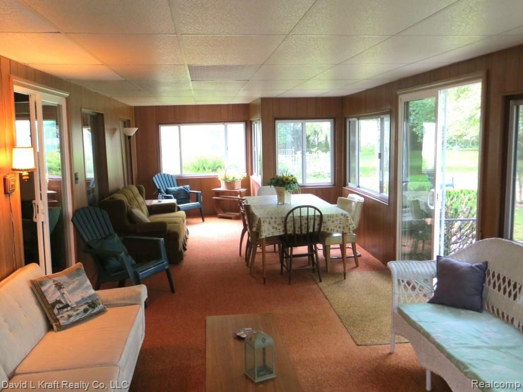 porch 2.jpg