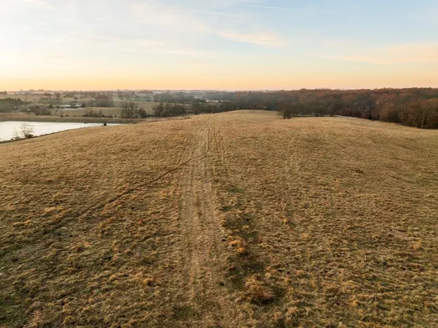 $424,600 | 0 Willow Road, Winigan, MO 63566