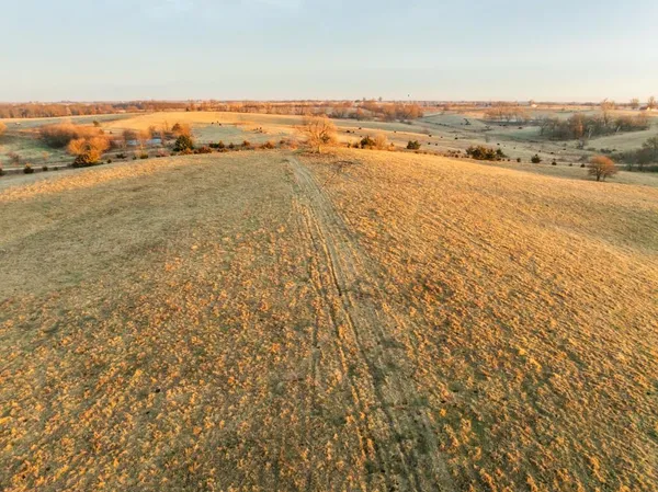 $424,600 | 0 Willow Road, Winigan, MO 63566