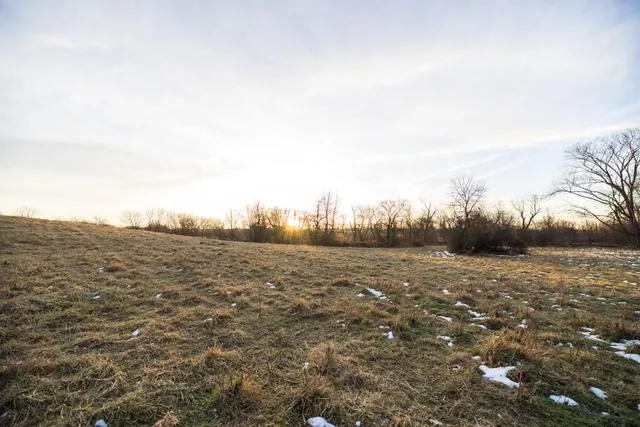 $424,600 | 0 Willow Road, Winigan, MO 63566