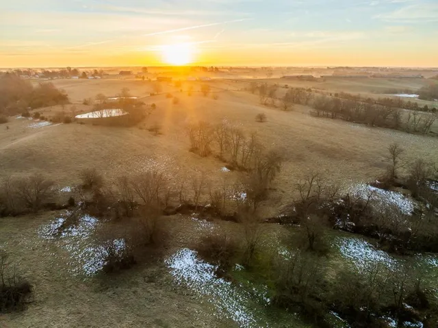 $424,600 | 0 Willow Road, Winigan, MO 63566