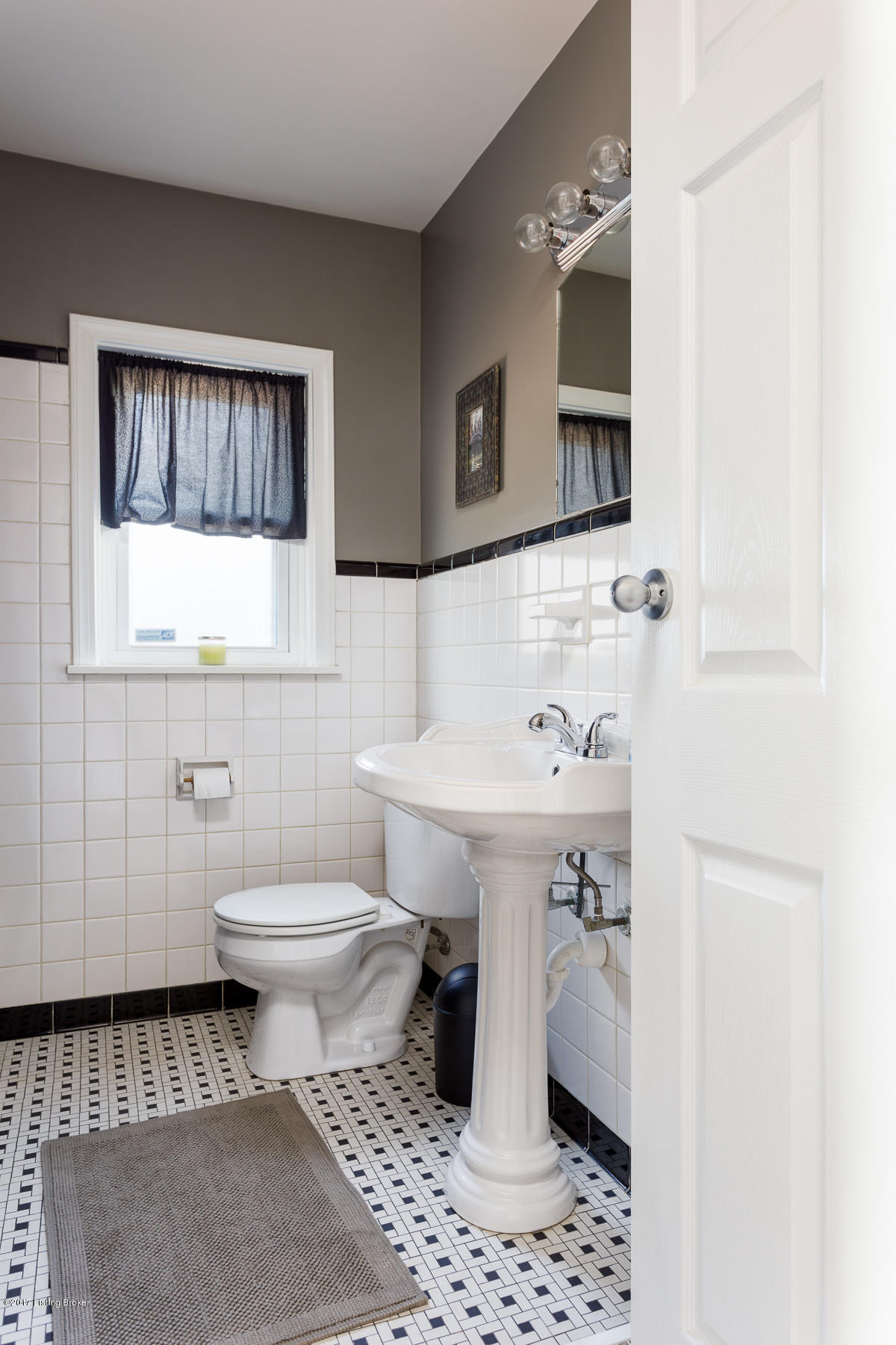 214 Wood Road Louisville, KY 40222 - Photo 16 of 31 Full Bathroom