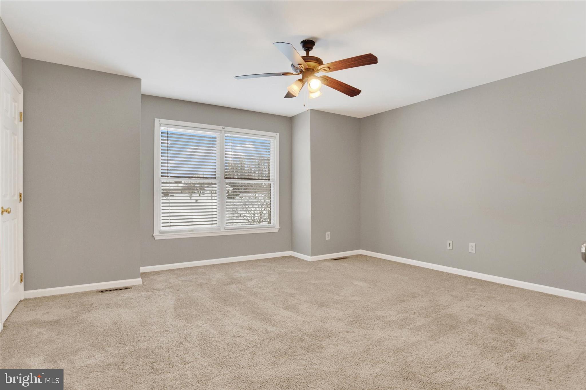 1041 Memory Lane Harrisburg, PA 17111 - Photo 15 of 31 a view of an empty room with a window