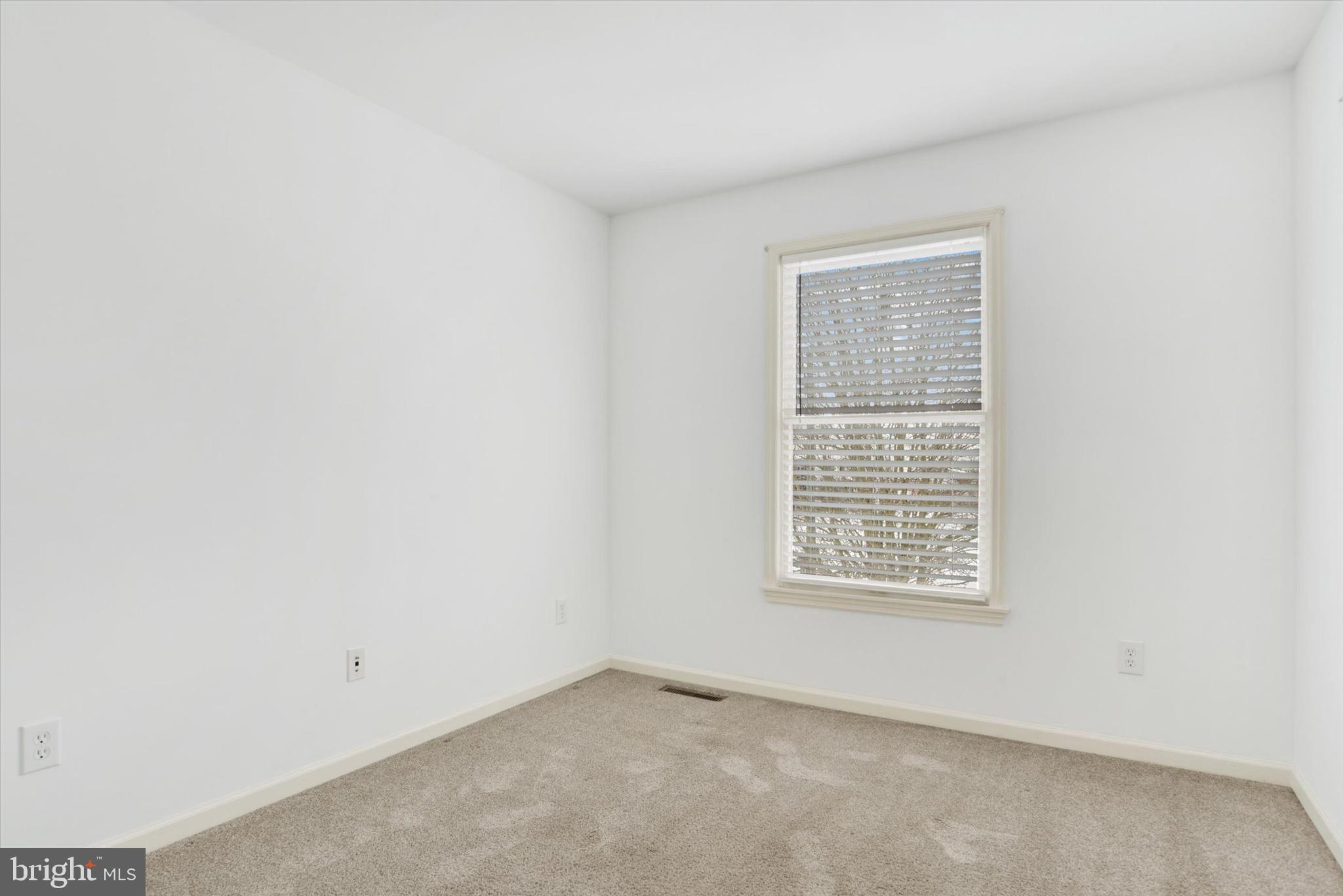 1041 Memory Lane Harrisburg, PA 17111 - Photo 22 of 31 an empty room with a window
