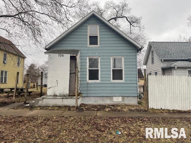 706 5th Street Rock Island, IL 61201 - Photo 1 of 5