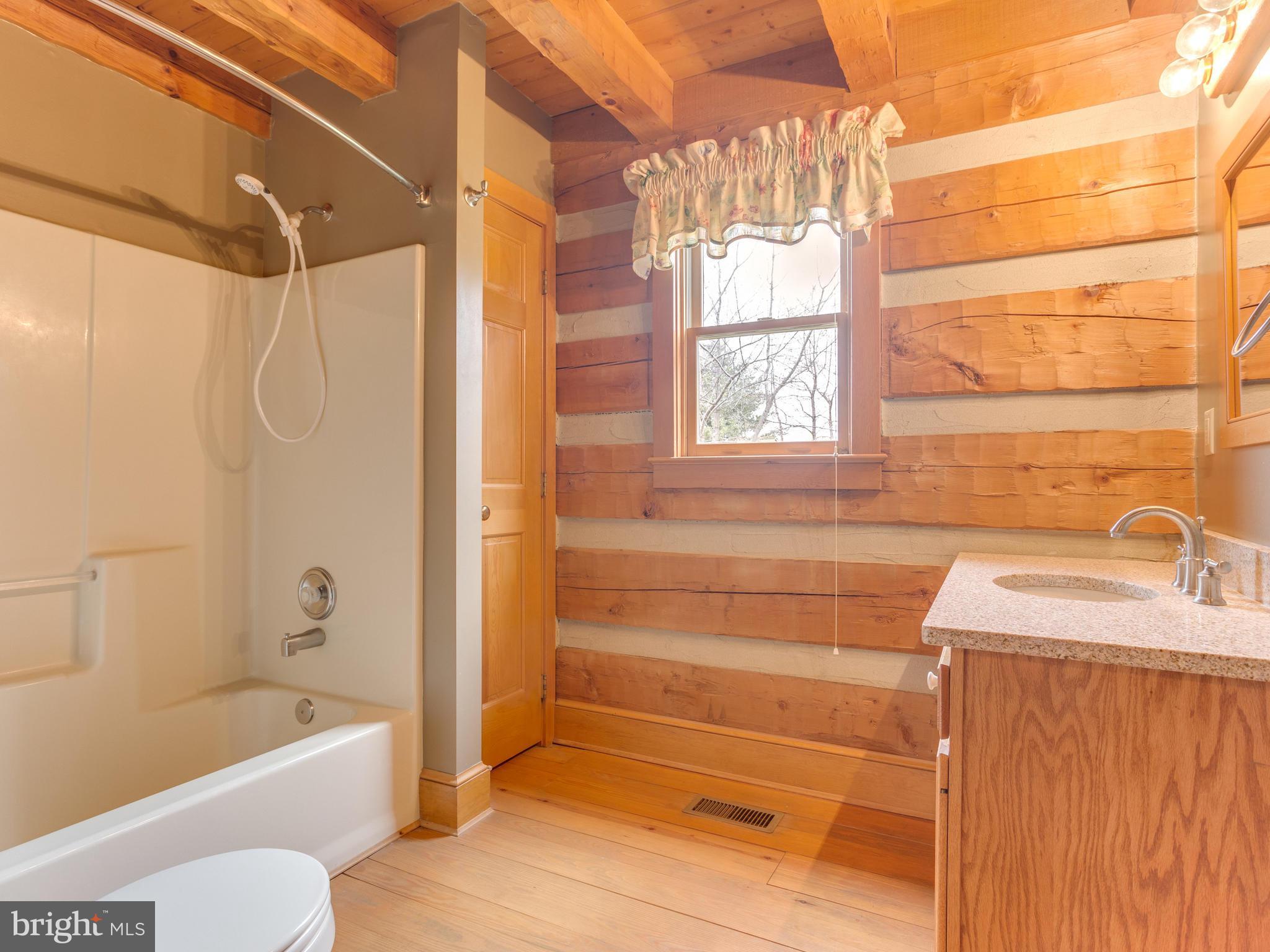 18797 Woodburn Road Leesburg, VA 20175 - Photo 11 of 26 Main Level Full Bath