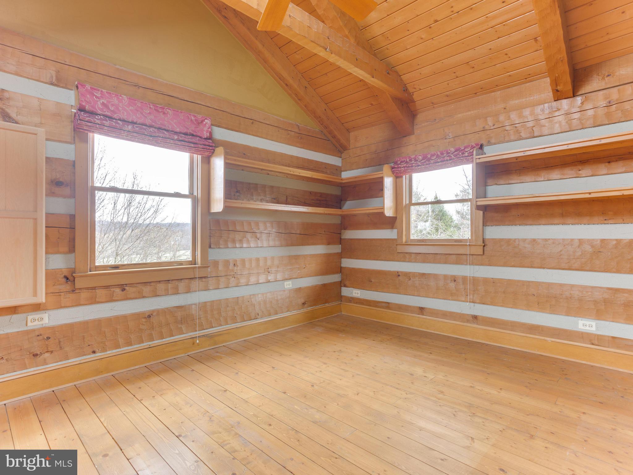 18797 Woodburn Road Leesburg, VA 20175 - Photo 19 of 26 2nd Bedroom Upstairs