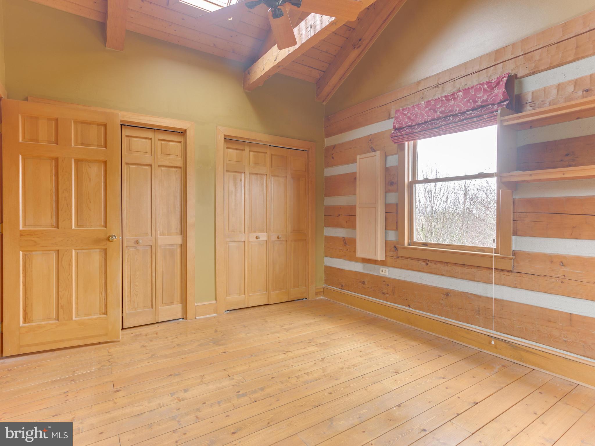 18797 Woodburn Road Leesburg, VA 20175 - Photo 20 of 26 2nd Bedroom Upstairs