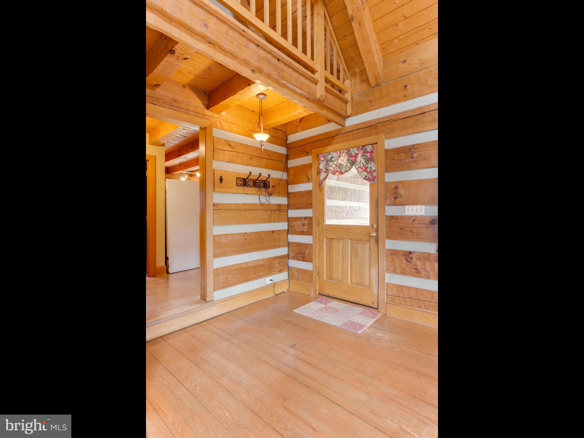 18797 Woodburn Road Leesburg, VA 20175 - Photo 4 of 26 Foyer