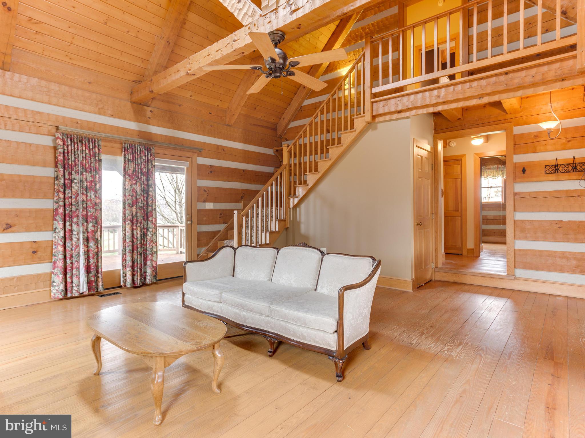 18797 Woodburn Road Leesburg, VA 20175 - Photo 6 of 26 Living Room