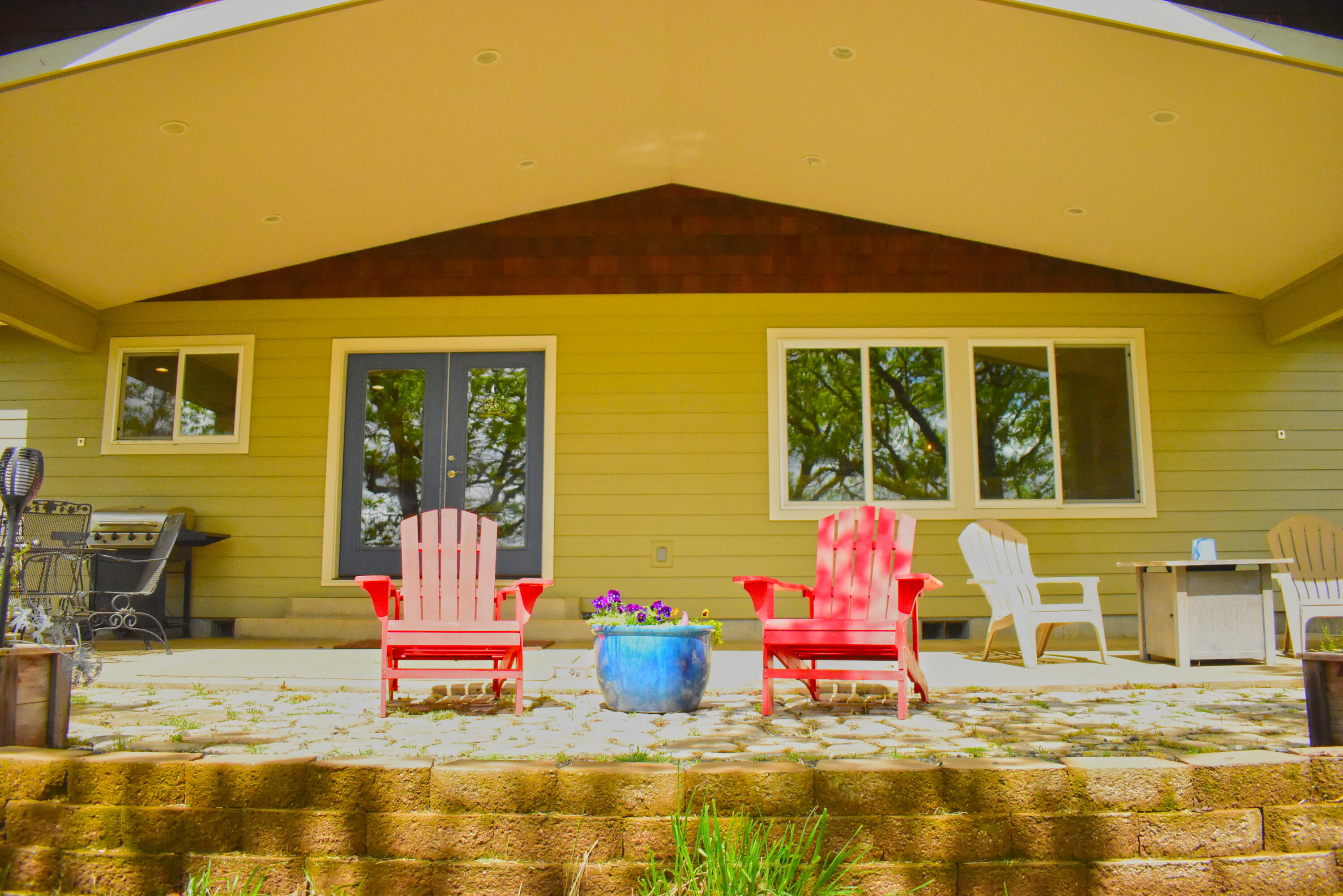 13822 Perry Road White City, OR 97503 - Photo 10 of 39 Back Patio
