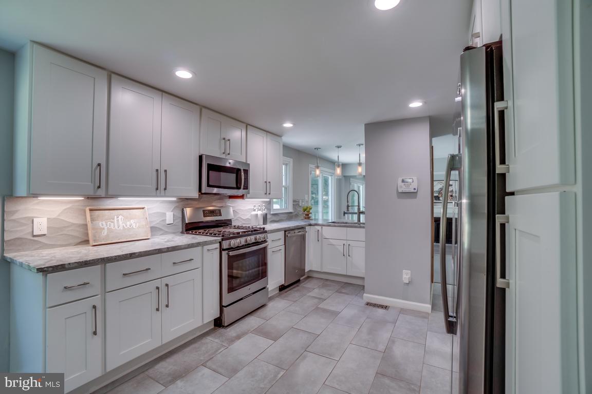 1803 Cranberry Lane Reston, VA 20191 - Photo 14 of 65 Gallery Image 14