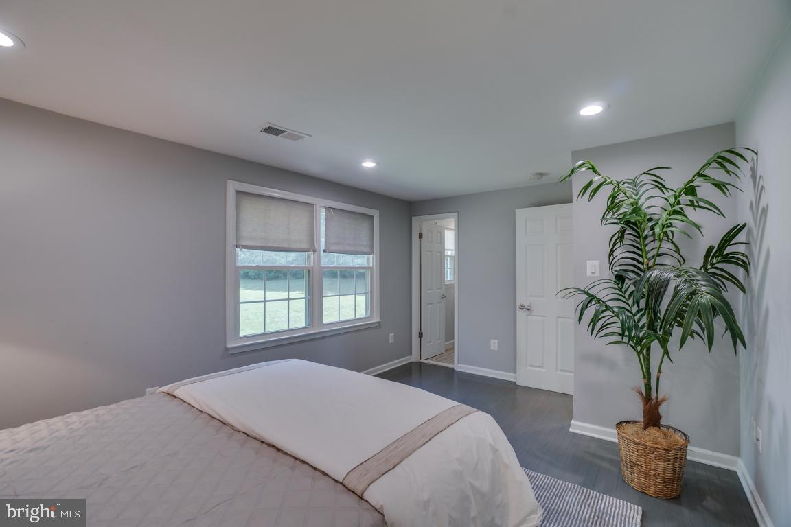 1803 Cranberry Lane Reston, VA 20191 - Photo 31 of 65 Gallery Image 31