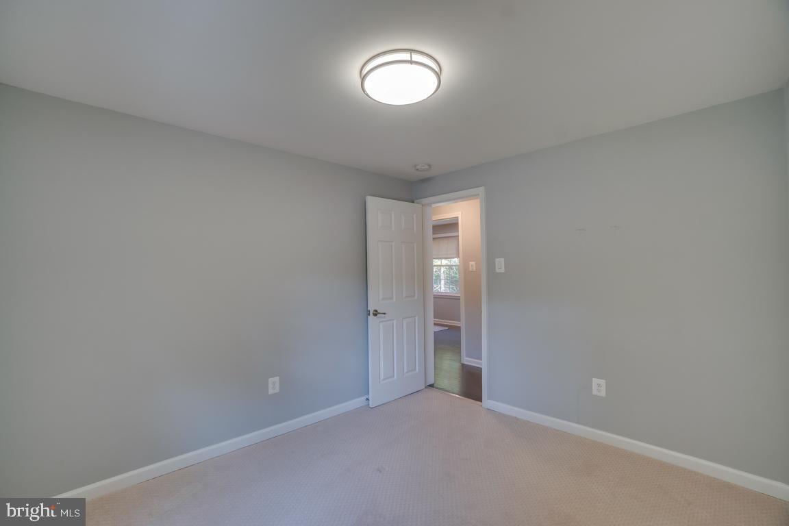 1803 Cranberry Lane Reston, VA 20191 - Photo 39 of 65 Gallery Image 39