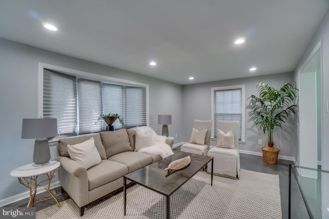 1803 Cranberry Lane Reston, VA 20191 - Photo 5 of 65 Gallery Image 5