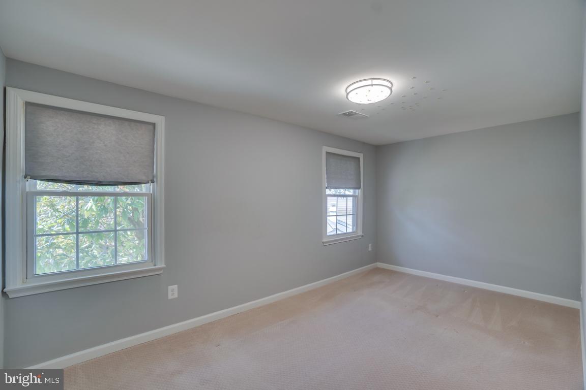 1803 Cranberry Lane Reston, VA 20191 - Photo 41 of 65 Gallery Image 41