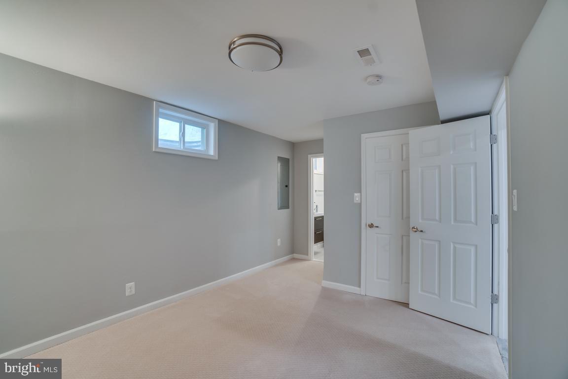 1803 Cranberry Lane Reston, VA 20191 - Photo 46 of 65 Gallery Image 46
