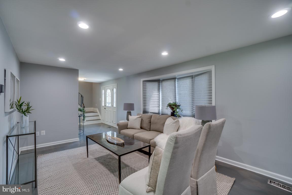 1803 Cranberry Lane Reston, VA 20191 - Photo 7 of 65 Gallery Image 7