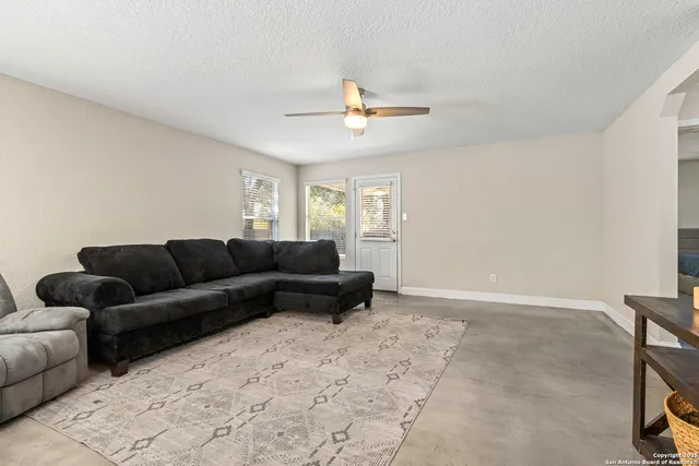 $274,900 | 16611 Emerald, Selma, TX 78154