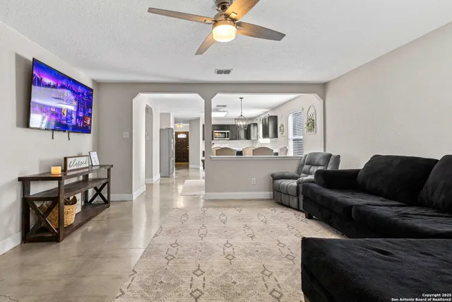 $274,900 | 16611 Emerald, Selma, TX 78154