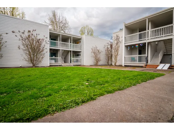 $2,350,000 | 160 Whitman Street South, Monmouth, OR 97361