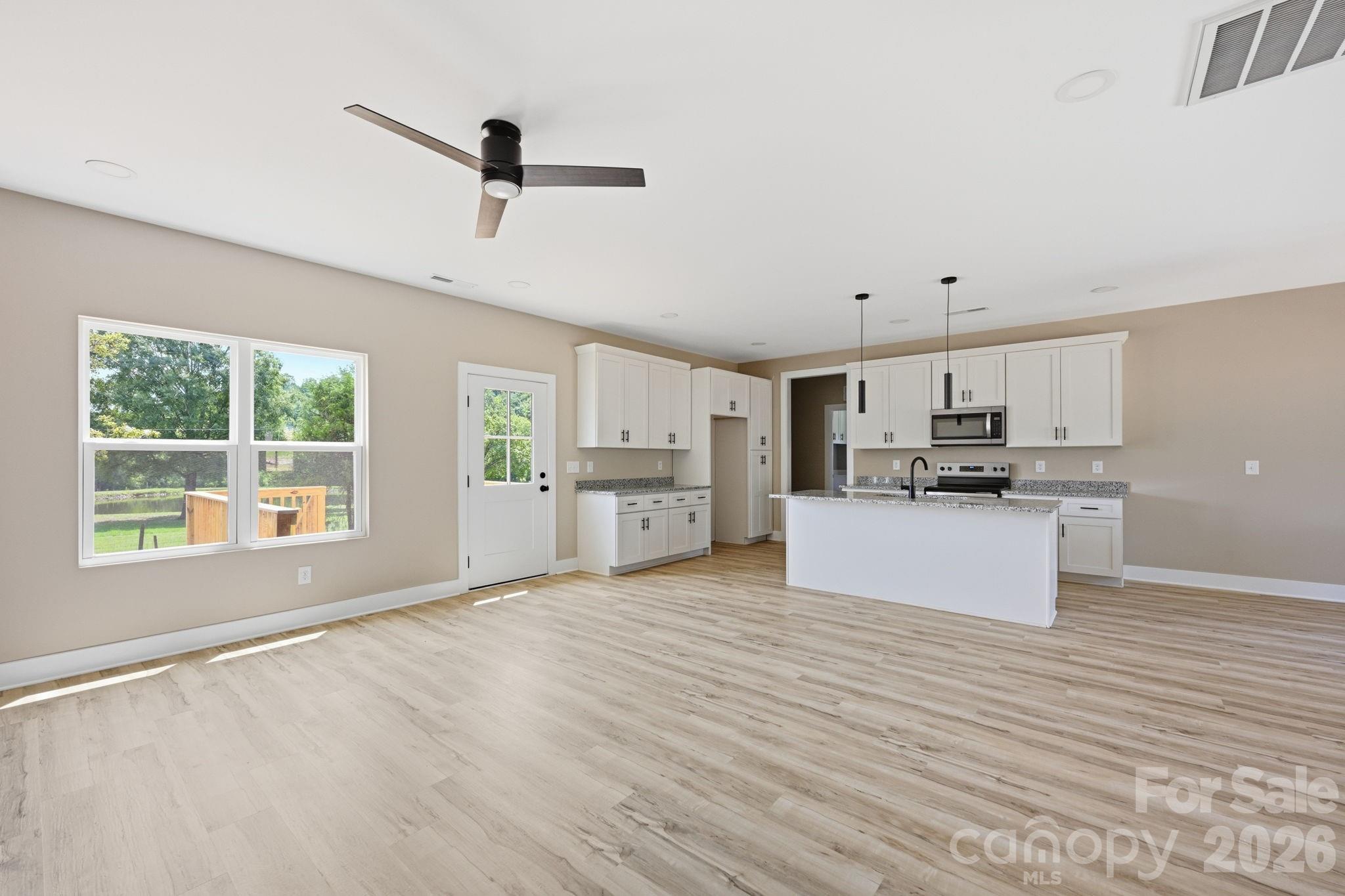 1517 Robin Road Newton, NC 28658 - Photo 2 of 15 Gallery Image 2