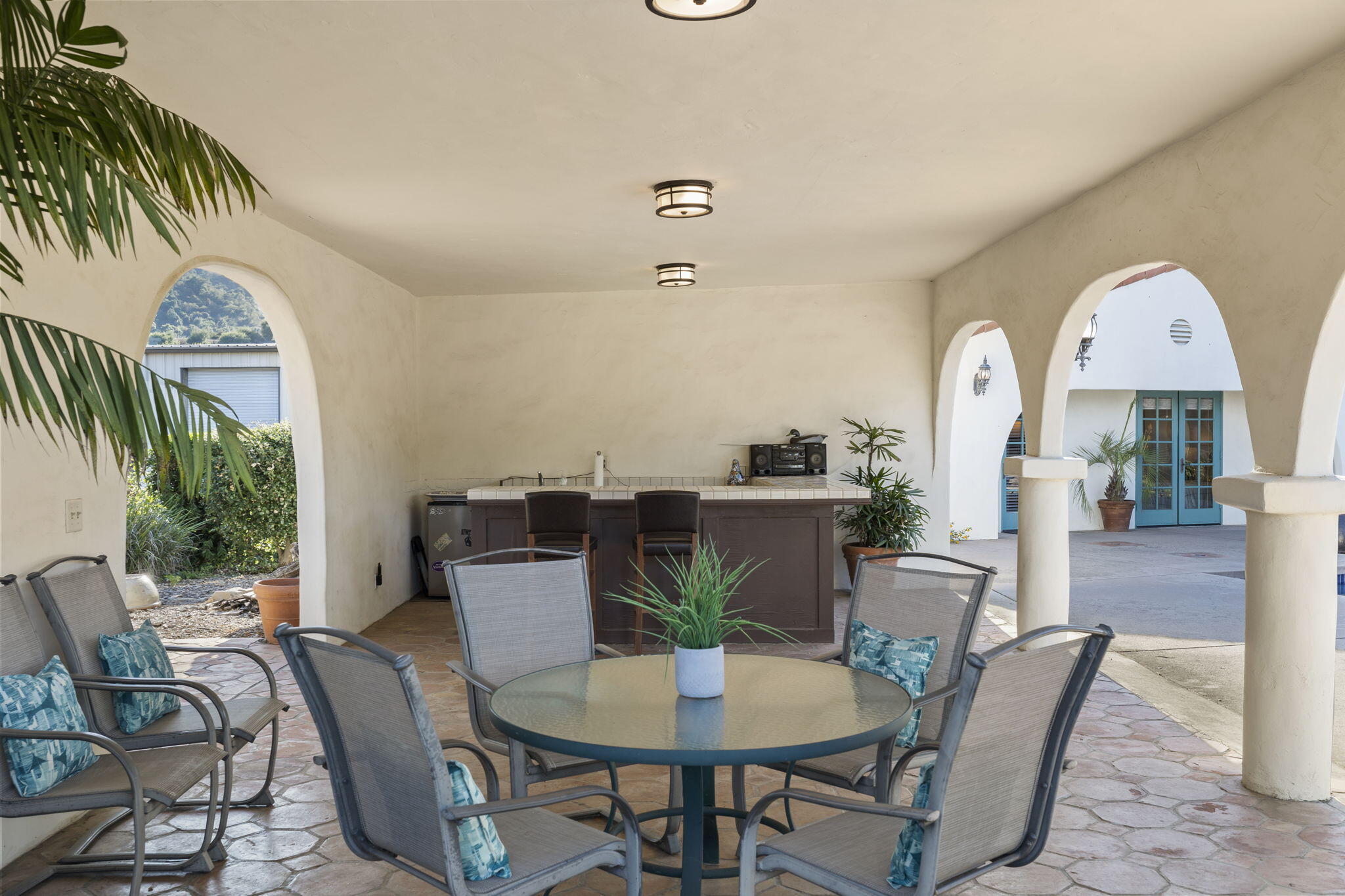 850 Baldwin Road Ojai, CA 93023 - Photo 16 of 50 16-web-or-mls-UpmarketMedia_850Bald-30