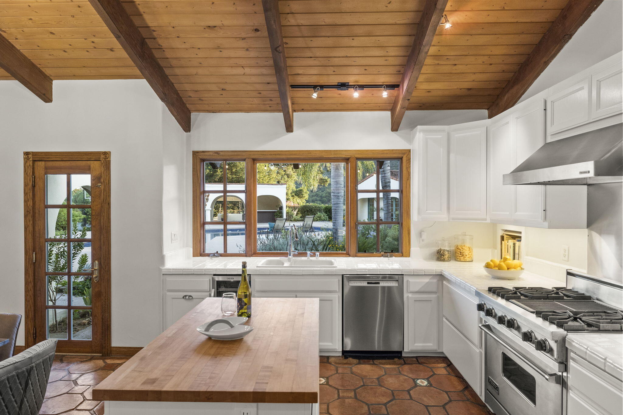 850 Baldwin Road Ojai, CA 93023 - Photo 22 of 50 22-web-or-mls-UpmarketMedia_850Bald-306