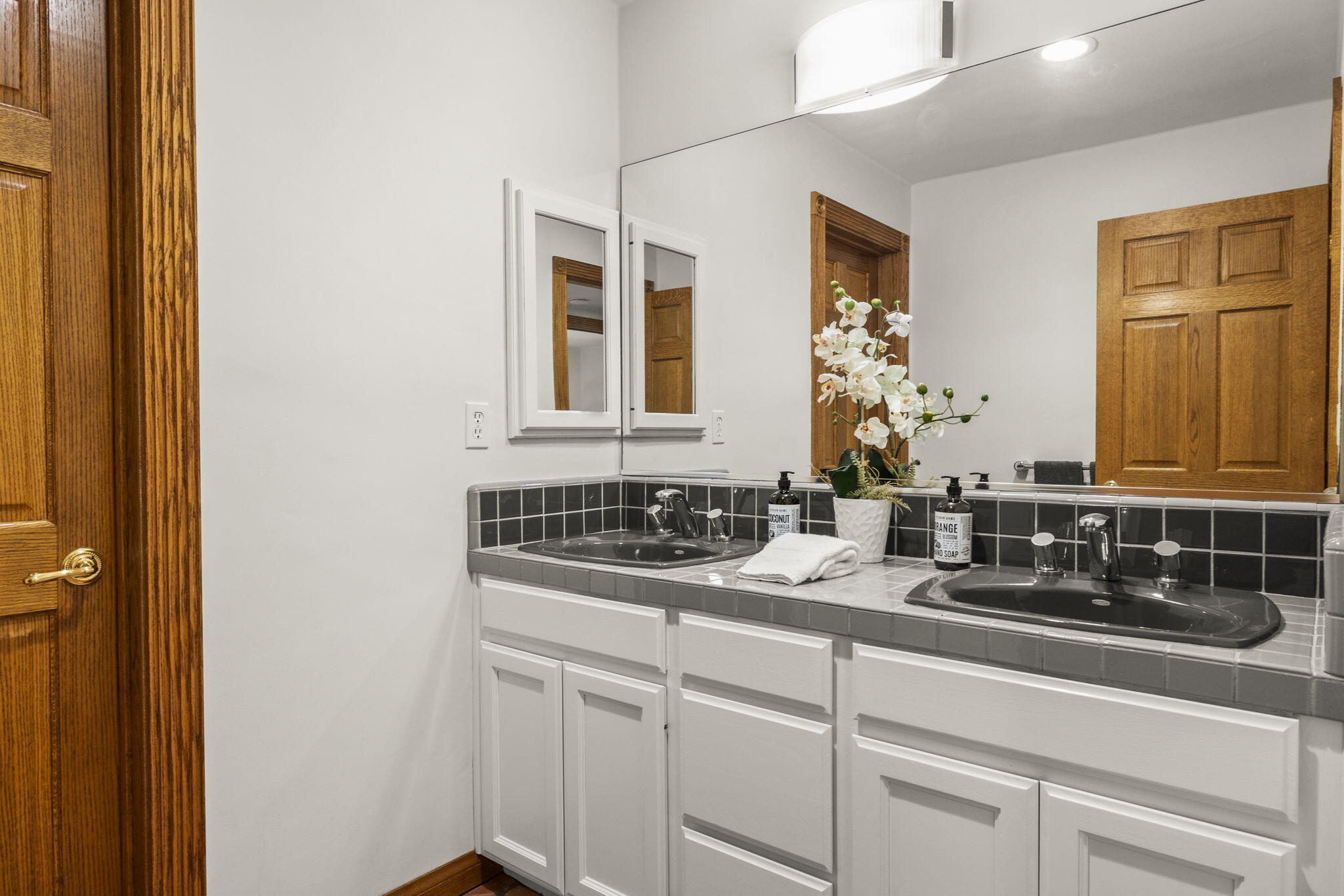 850 Baldwin Road Ojai, CA 93023 - Photo 29 of 50 30-web-or-mls-UpmarketMedia_850Bald-258