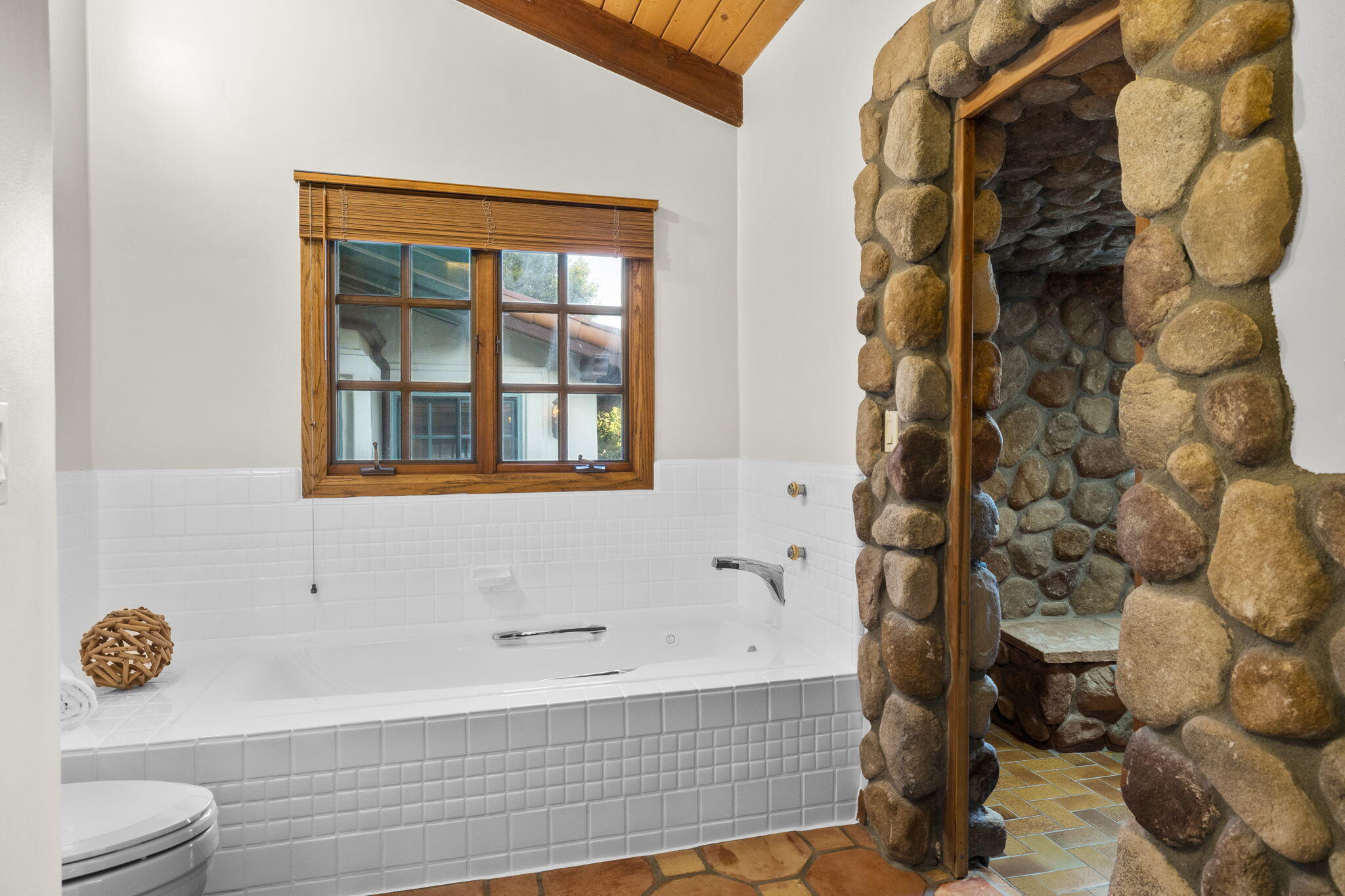850 Baldwin Road Ojai, CA 93023 - Photo 8 of 50 8-web-or-mls-UpmarketMedia_850Bald-237