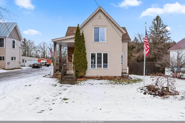 $224,900 | 703 Depot Street, Manawa, WI 54949