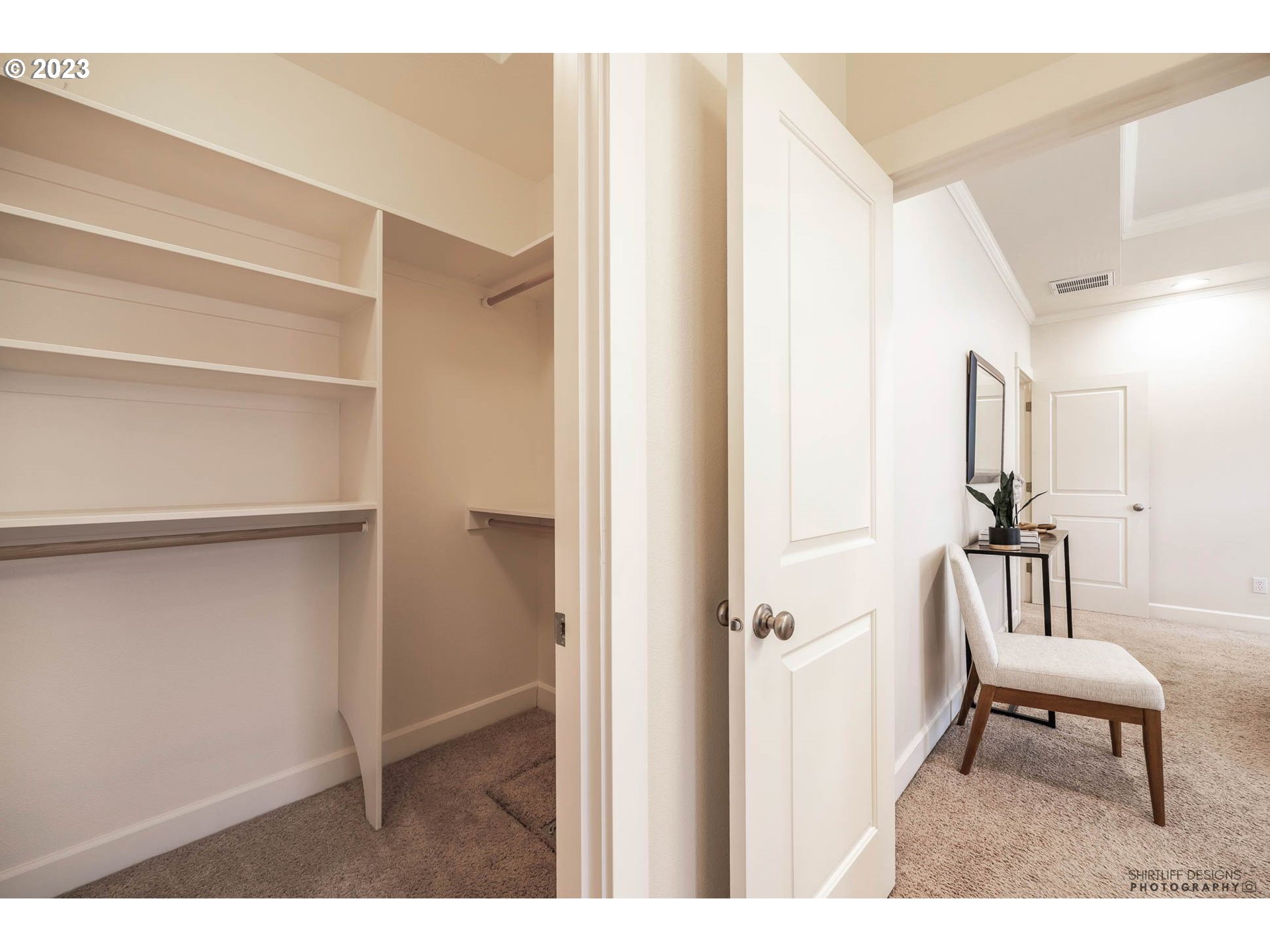 84 Federal Lane Eugene, OR 97404 - Photo 19 of 32 a view of a room that has a bench in it