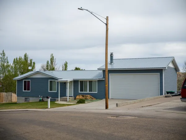 $299,000 | 1405 Cliff View Drive, Green River, WY 82935