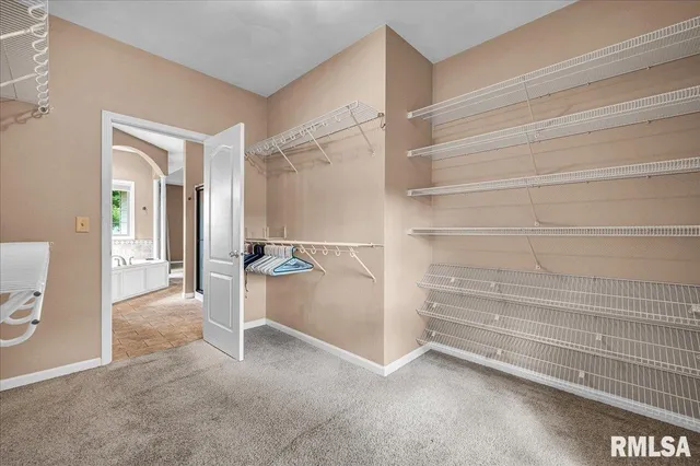 $355,000 | 303 Sycamore Trail, Chillicothe, IL 61523