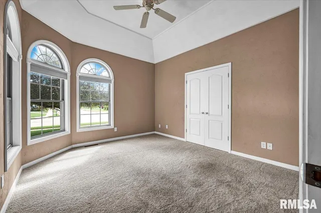 $355,000 | 303 Sycamore Trail, Chillicothe, IL 61523