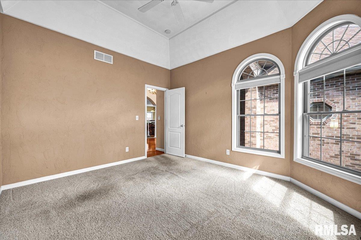 303 Sycamore Trail Chillicothe, IL 61523 - Photo 21 of 44