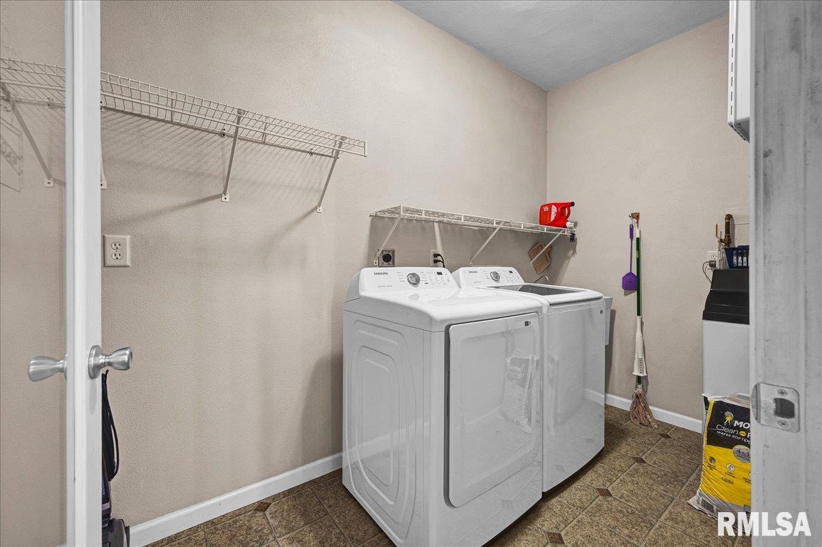 303 Sycamore Trail Chillicothe, IL 61523 - Photo 23 of 44