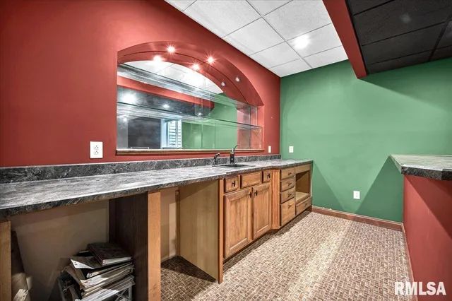 $355,000 | 303 Sycamore Trail, Chillicothe, IL 61523