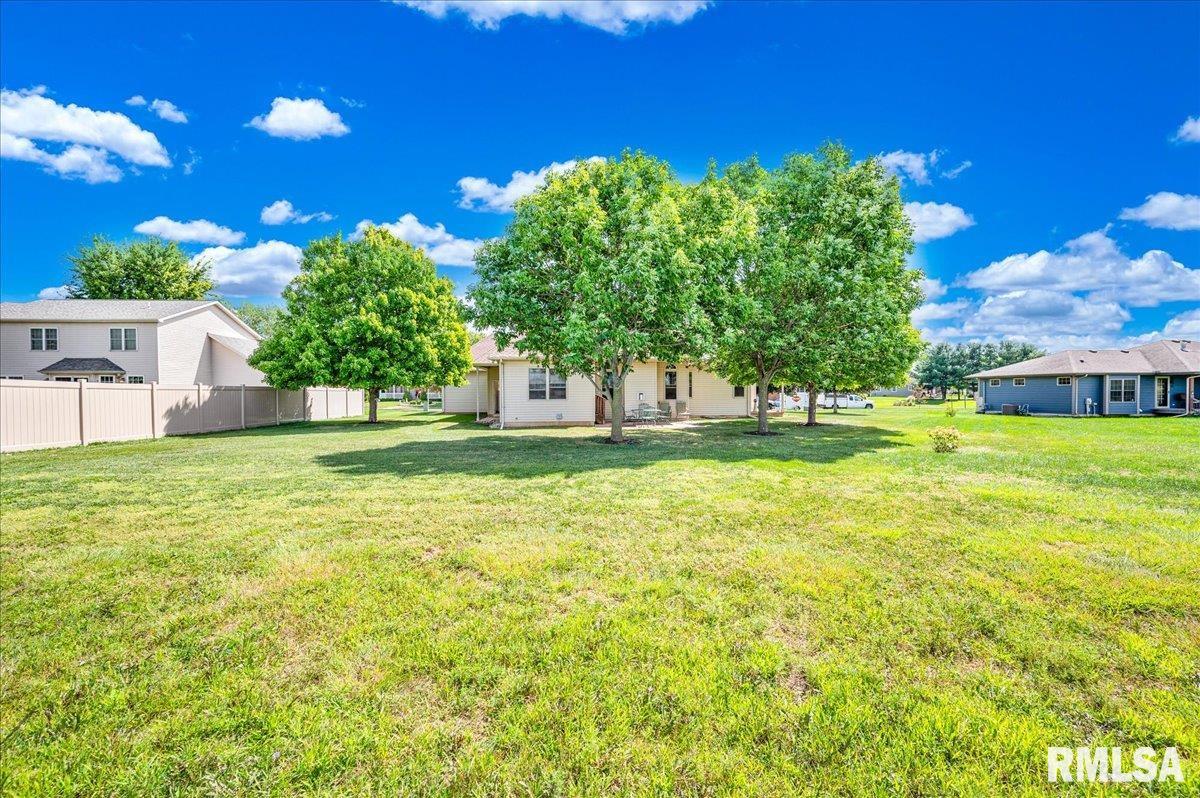 303 Sycamore Trail Chillicothe, IL 61523 - Photo 38 of 44