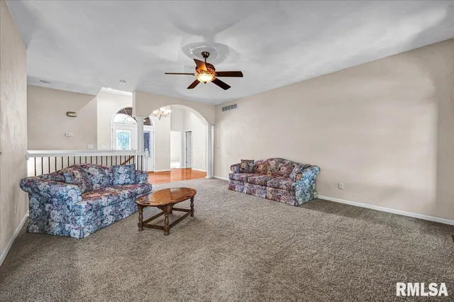 $355,000 | 303 Sycamore Trail, Chillicothe, IL 61523