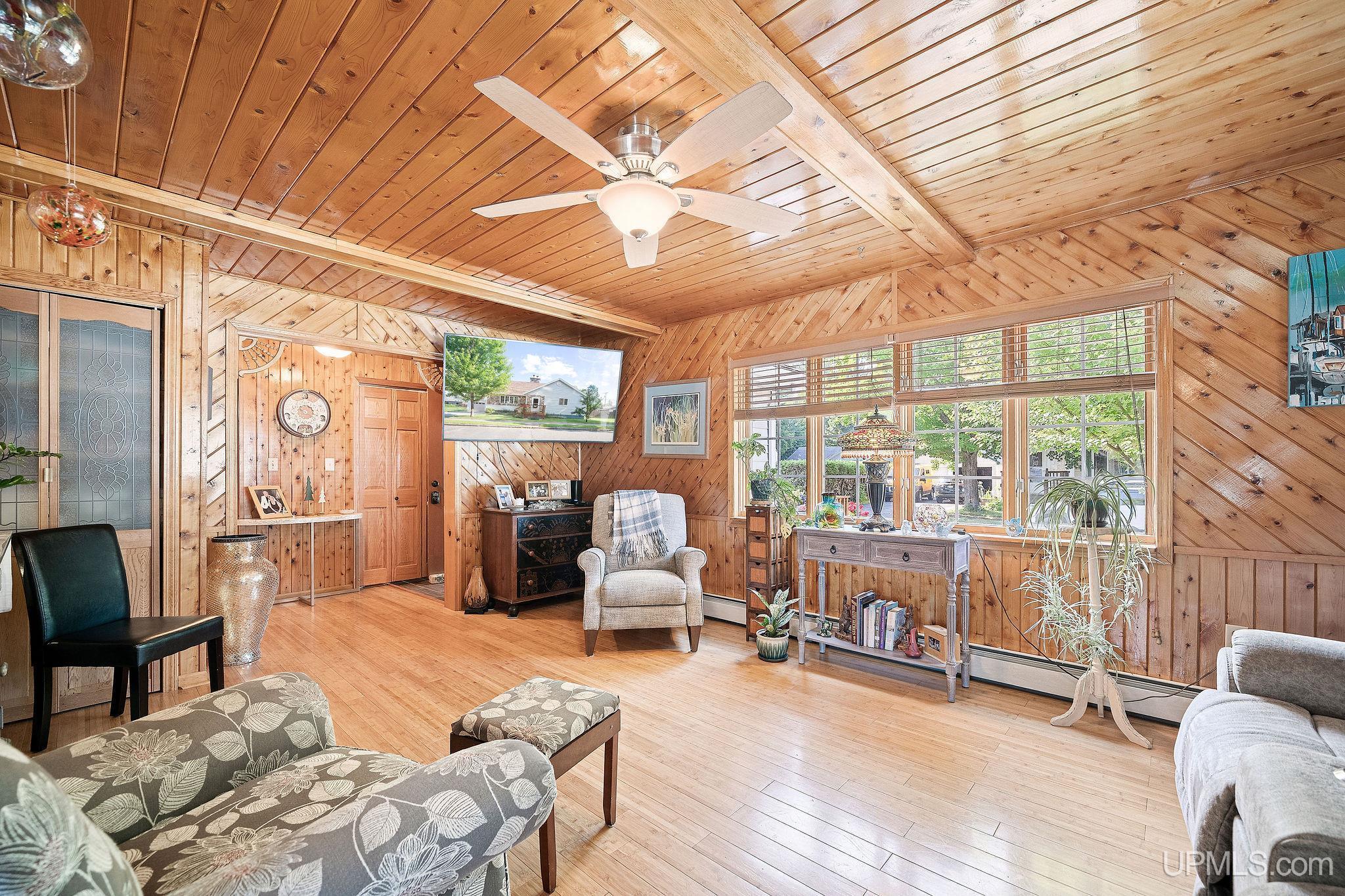 827 Michigan Street Ishpeming, MI 49849 - Photo 3 of 47 Gallery Image 3